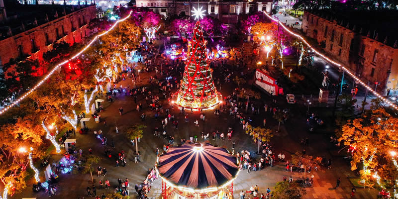 Centro Histórico de Guadalajara iluminado en Navidad